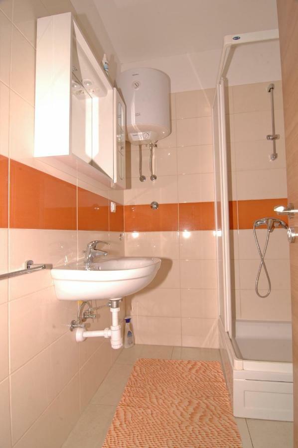Apartment Urem Biograd Na Moru Exterior foto